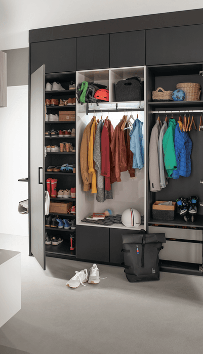 Garderobe mit viel Stauraum vom Tischler aus Tulln